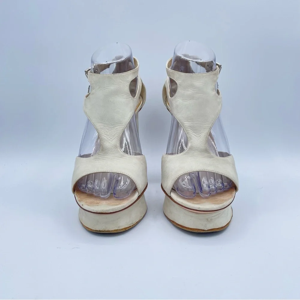 Gianvito Rossi Platform Sandals 38 Bone